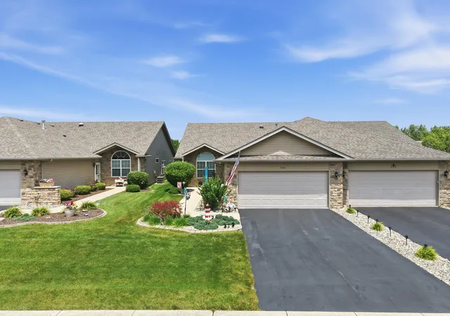 3rd image of 430 Holley Dr, Crown Point, IN 46307 | MLS# 842158