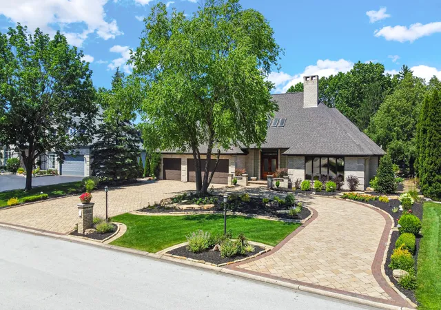 Homes for sale in Dyer, IN | 1309 Ballybunion Ct, Dyer, IN 46311 | MLS# 842000