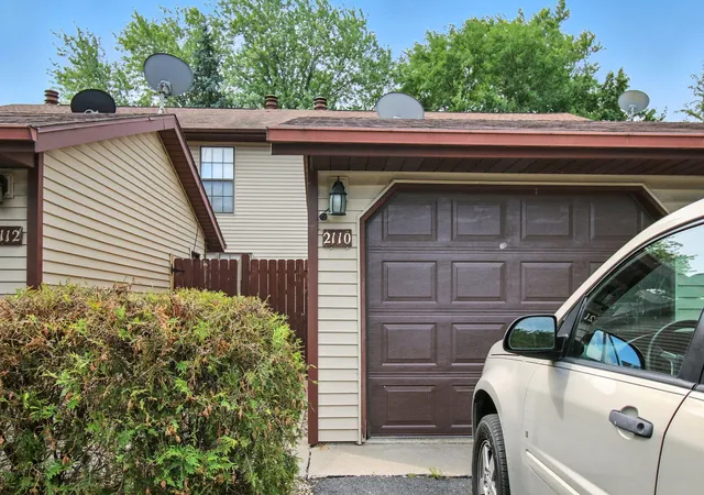 1st image of 2110 Yorktowne Dr, Valparaiso, IN 46383 | MLS# 841971