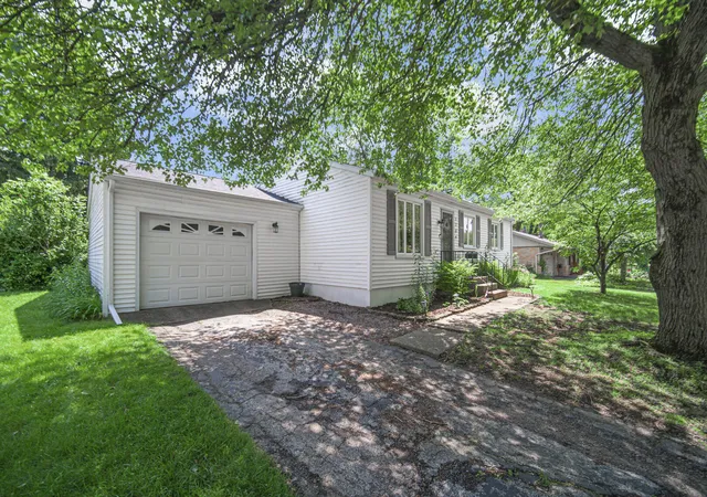 3rd image of 1704 Franklin St, Valparaiso, IN 46383 | MLS# 842110