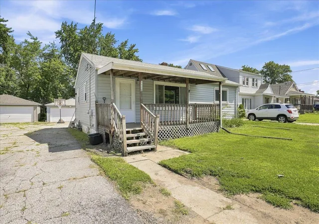 Homes for sale in Griffith, IN | 1112 E 39th Pl, Griffith, IN 46319 | MLS# 841991