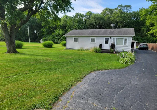 2nd image of 209 E 71st Ave, Merrillville, IN 46410 | MLS# 842102