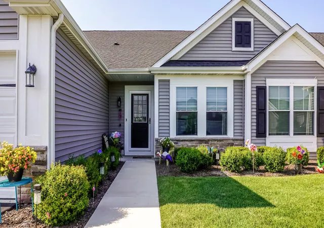 Homes for sale in Dyer, IN | 15508 W 101st Ln, Dyer, IN 46311 | MLS# 842054