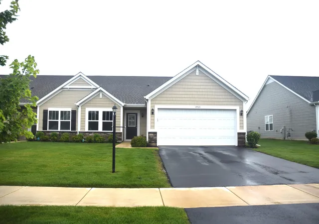 Photo 3 of Sale Pending at 15521 W 101st Lane, Dyer, IN 46311 | MLS# 842046 | Listing updated on 2026-10-02