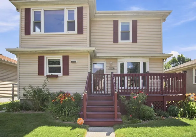 Photo 3 of Single family home for sale at 7615 Oakdale Ave, Hammond, IN 46324 | MLS# 842098 | Listing updated on 2026-09-26