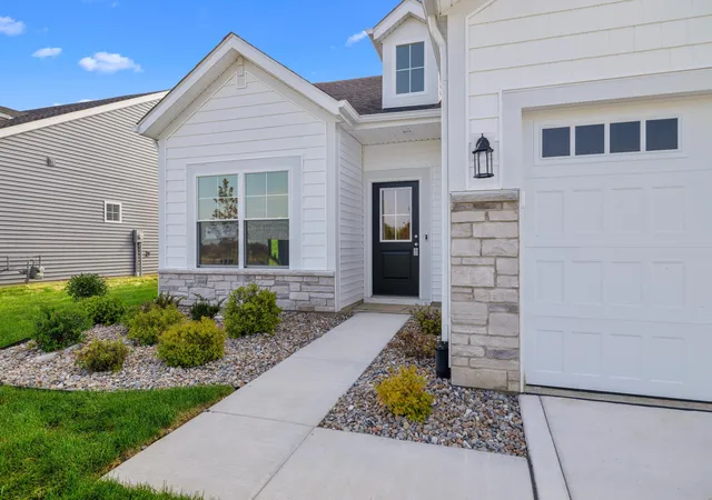 Photo 3 of Multi family home for sale at 10405 Iowa St, Crown Point, IN 46307 | MLS# 842055 | Listing updated on 2026-10-01