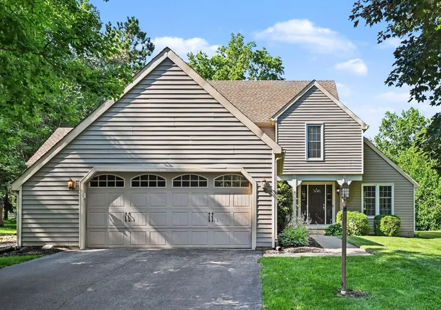 2nd image of 2054 Shawnee Ct, Valparaiso, IN 46385 | MLS# 842065