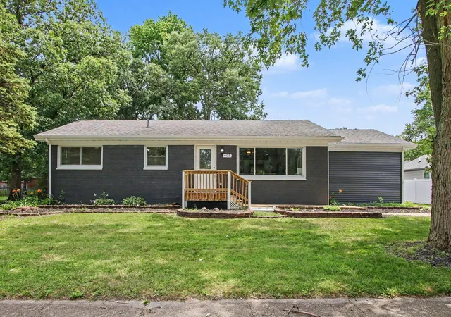 1st image of 405 Cedar St Nw, De Motte, IN 46310 | MLS# 842136