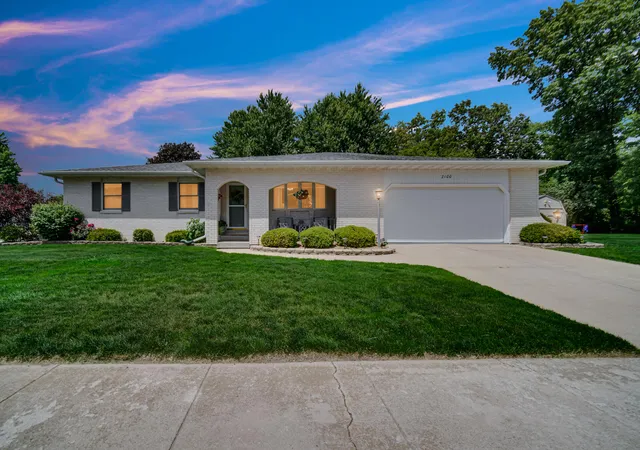 1st image of 2100 E 9th Pl, Hobart, IN 46342 | MLS# 842087