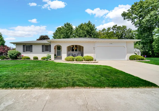 2nd image of 2100 E 9th Pl, Hobart, IN 46342 | MLS# 842087