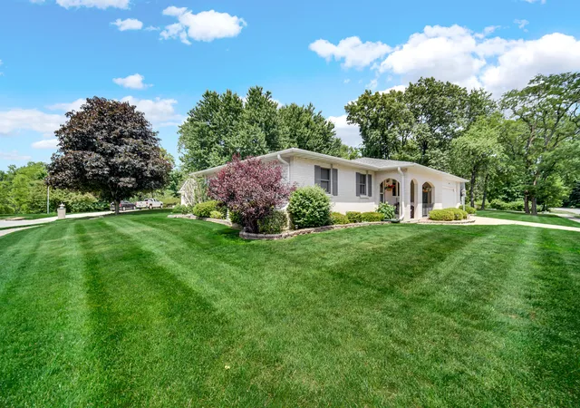3rd image of 2100 E 9th Pl, Hobart, IN 46342 | MLS# 842087