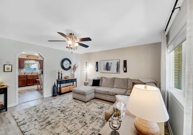 4th image of 2100 E 9th Pl, Hobart, IN 46342 | MLS# 842087