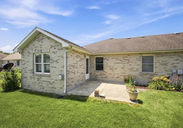 32nd image of 1001 Carnation St Se #B, De Motte, IN 46310 | MLS# 842408