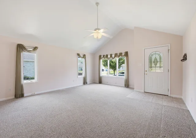 4th image of 1001 Carnation St Se #B, De Motte, IN 46310 | MLS# 842408