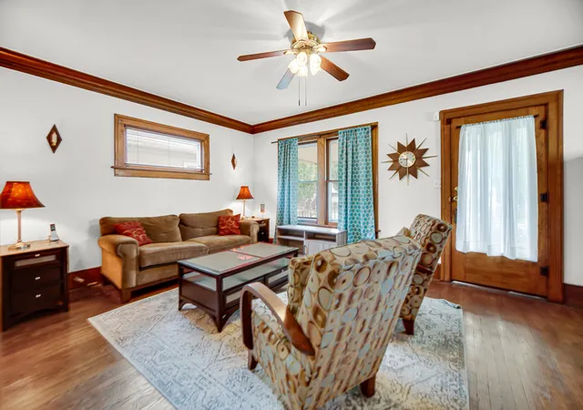Homes for sale in Whiting, IN | 1928 Lincoln Ave, Whiting, IN 46394 | MLS# 842183