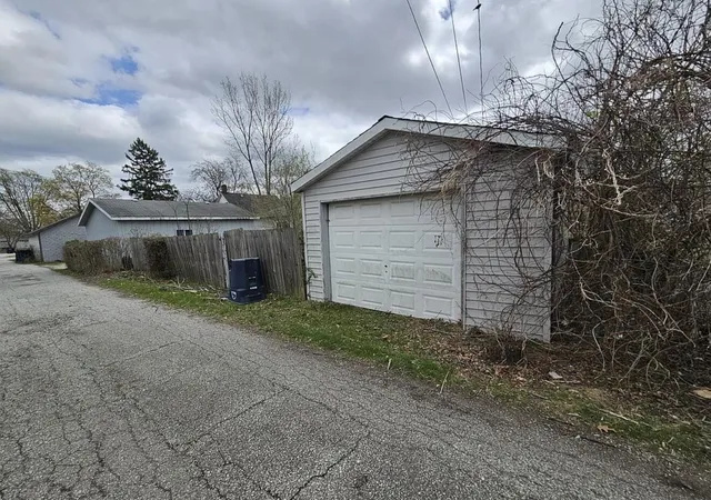Homes for sale in Michigan City, IN | 618 Dupage St, Michigan City, IN 46360 | MLS# 842116