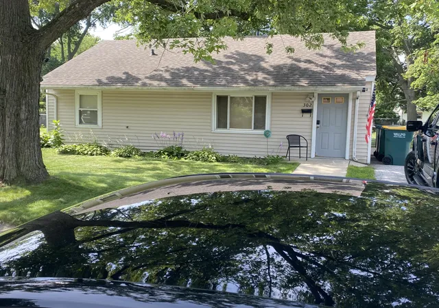 1st image of 302 Northview Dr, Valparaiso, IN 46383 | MLS# 842129