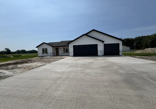 2nd image of 1019 5th St Sw, Demotte, IN 46310 | MLS# 842121
