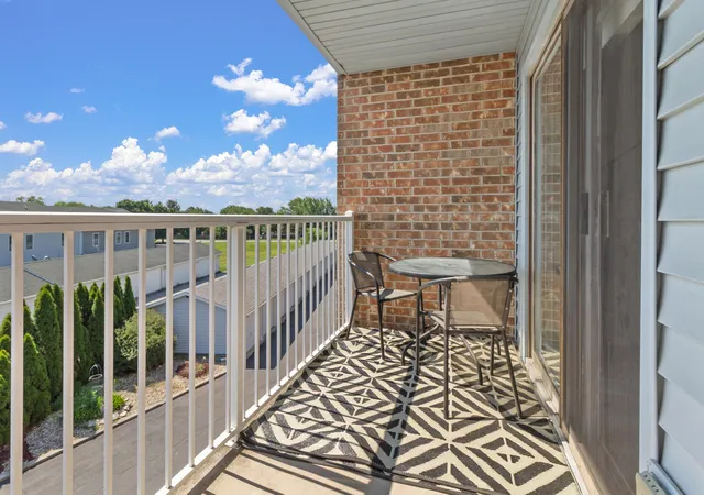 Homes for sale in Crown Point, IN | 9621 Merrillville Rd #304, Crown Point, IN 46307 | MLS# 842170