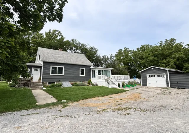 1st image of 16405 Cline St, Lowell, IN 46356 | MLS# 842128