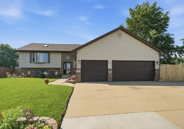 3rd image of 6512 Ravenwood Ave, Portage, IN 46368 | MLS# 842174