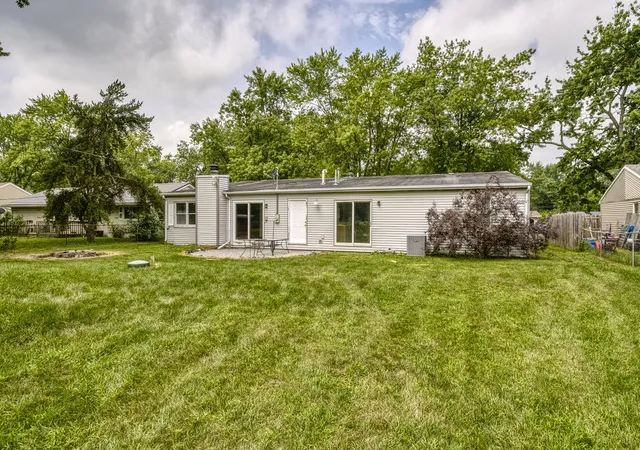 Photo 3 of Single family home for sale at 9713 N 490 East, De Motte, IN 46310 | MLS# 842177 | Listing updated on 2026-08-23