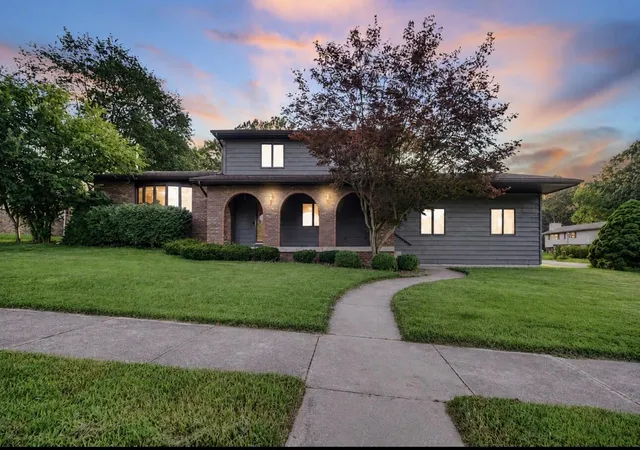 1st image of 822 Luther Dr, Hobart, IN 46342 | MLS# 842146