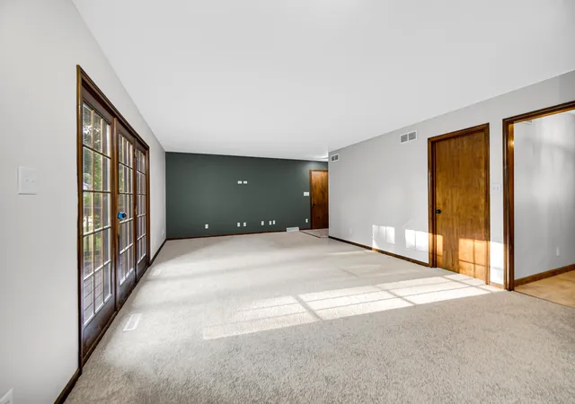 3rd image of 822 Luther Dr, Hobart, IN 46342 | MLS# 842146