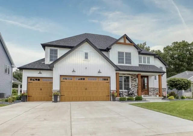 2nd image of 2062 Louis Dr, Crown Point, IN 46307 | MLS# 842147