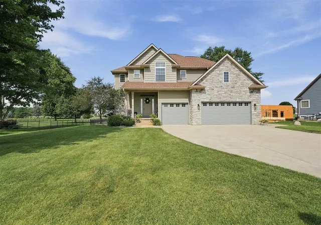 2nd image of 179 Palomino Ln, Valparaiso, IN 46383 | MLS# 842271