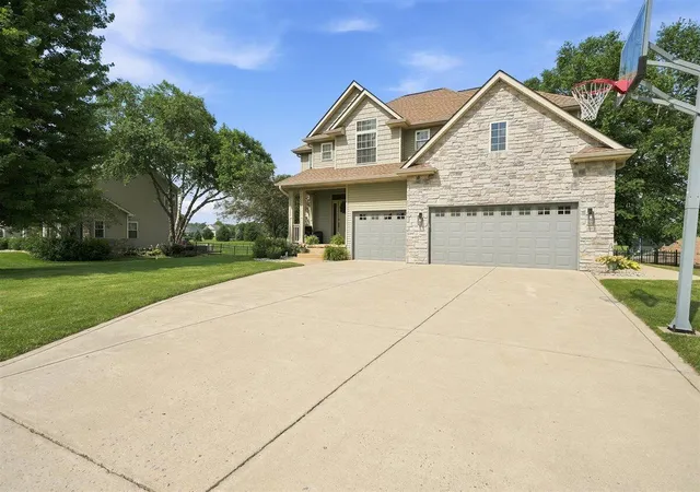 3rd image of 179 Palomino Ln, Valparaiso, IN 46383 | MLS# 842271