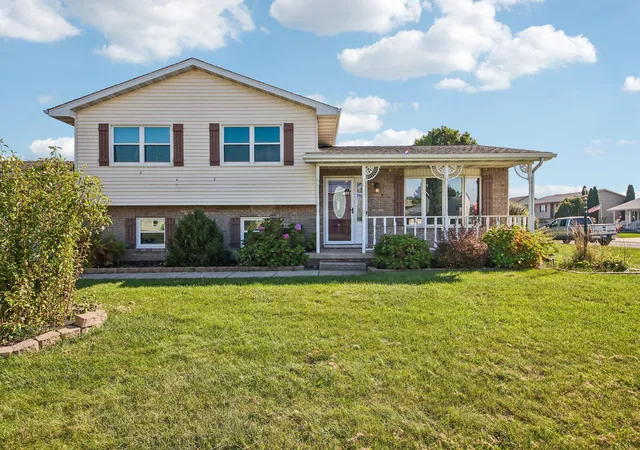 Photo 1 of Single family home for sale at 3219 Sarah St, Portage, IN 46368 | MLS# 846844 | Listing updated on 2026-10-24