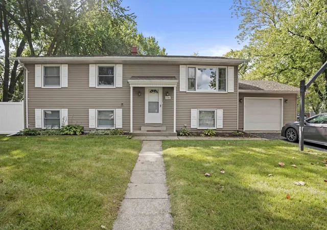 Photo 1 of Single family home for sale at 1706 Mccord Rd, Valparaiso, IN 46383 | MLS# 842263 | Listing updated on 2026-09-06