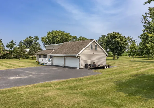 3rd image of 18311 Clark St, Lowell, IN 46356 | MLS# 842414