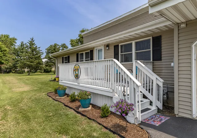 4th image of 18311 Clark St, Lowell, IN 46356 | MLS# 842414