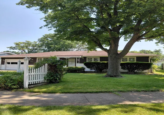 1st image of 11 N Wabash St, Hobart, IN 46342 | MLS# 842211