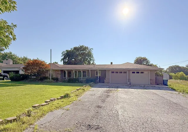 2nd image of 11126 Parrish Ave, Cedar Lake, IN 46303 | MLS# 842209
