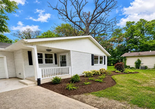 2nd image of 1020 Sievert St, Chesterton, IN 46304 | MLS# 843331