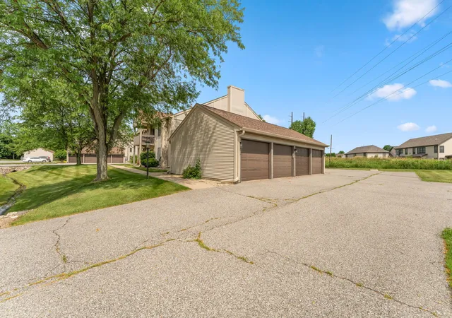 17th image of 3605 Timberbridge Dr #h, Valparaiso, IN 46383 | MLS# 842220