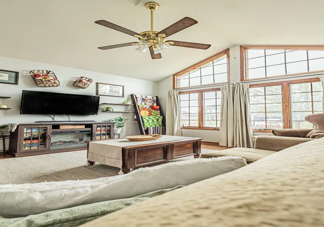 3rd image of 340 E 123Rd Pl, Crown Point, IN 46307 | MLS# 842230