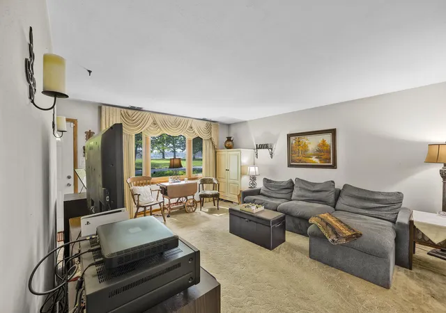 3rd image of 1 N Wabash St, Hobart, IN 46342 | MLS# 842227
