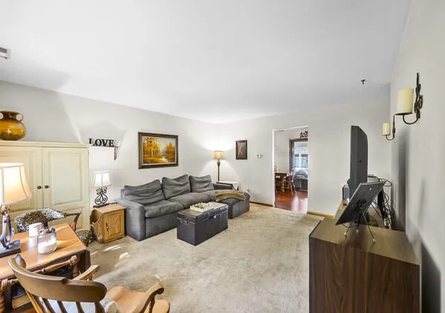 4th image of 1 N Wabash St, Hobart, IN 46342 | MLS# 842227