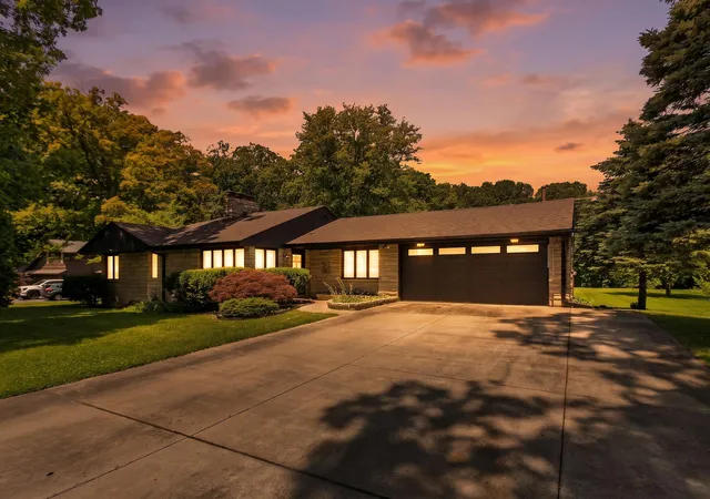 4th image of 120 E Oak Hill Rd, Chesterton, IN 46304 | MLS# 842262