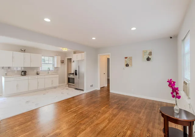 4th image of 555 Taft Pl, Gary, IN 46404 | MLS# 842276
