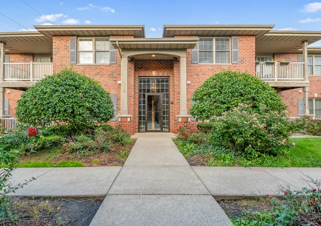 2nd image of 635 Cambridge Ct #2b, Munster, IN 46321 | MLS# 843353