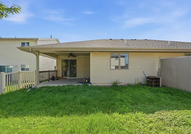 Homes for sale in Highland, IN | 9412 Erie St, Highland, IN 46322 | MLS# 842270
