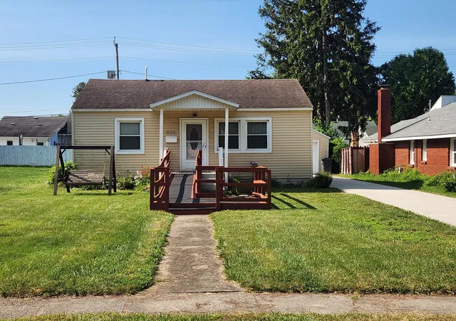 1st image of 825 W Washington St, Rensselaer, IN 47978 | MLS# 842261