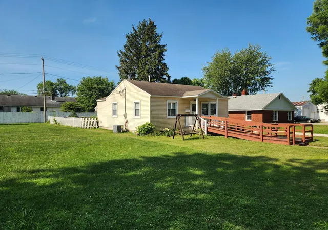2nd image of 825 W Washington St, Rensselaer, IN 47978 | MLS# 842261
