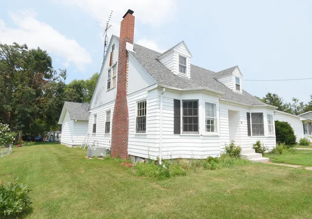 2nd image of 108 W Beaver St, Morocco, IN 47963 | MLS# 842386
