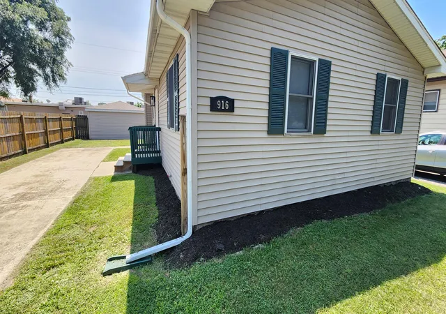 2nd image of 916 Cherry St, Hammond, IN 46324 | MLS# 842286